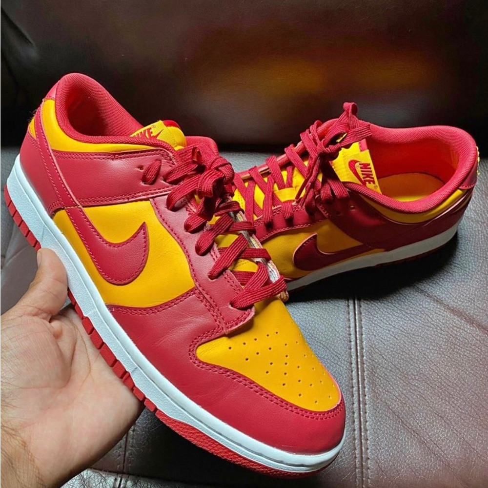 USC Dunks